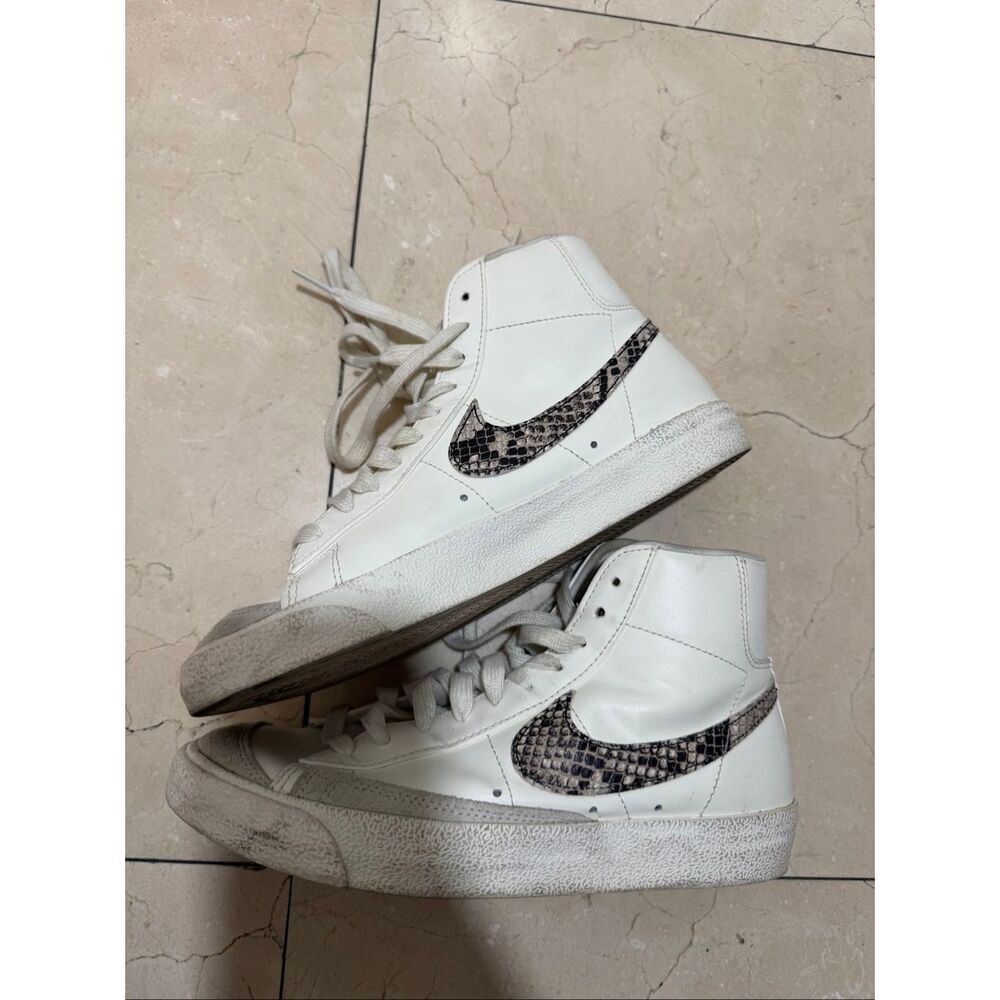 Nike sneaker US 7.5 eur 38.5 SNAKE SKIN NIKE LOGO